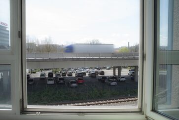 Wohnsituation entlang der derzeitigen Trasse der B49, Bild aus Fenster