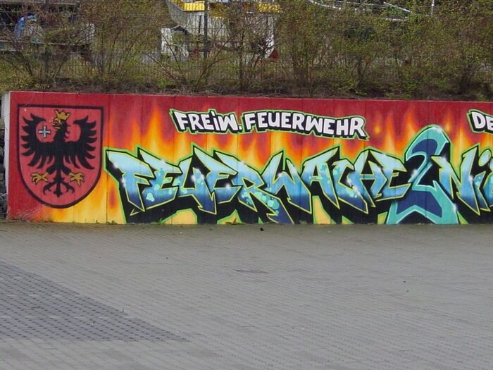 Graffiti an der Feuerwehr Niedergirmes