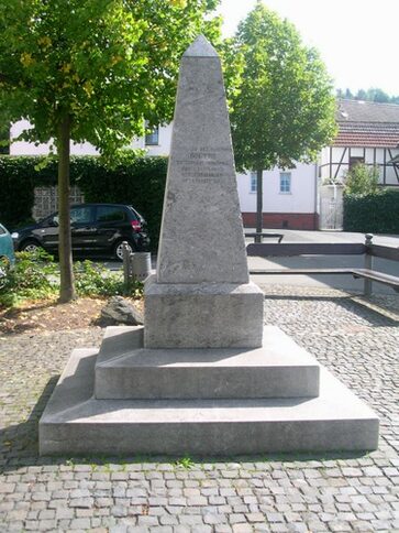 Das Denkmal am Garbenheimer Goetheplatz