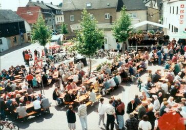 Brunnenfest im Naunheim am Hiwwel 1997