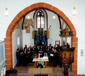 Blick in den Turmraum der evangelischen Kirche Naunheim