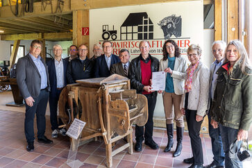 Ministerin Angela Dorn überreichte die mit 1000 Euro dotierte Auszeichnung